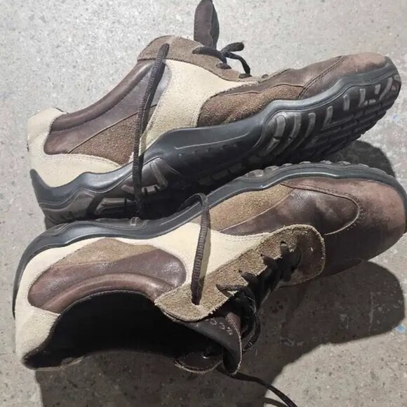 Ecco Leather Sneakers - Size 9 - Picture 2 of 5